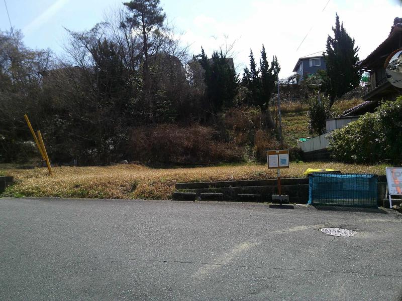 【No.316】バス停のすぐそばにある角に面した宅地の写真