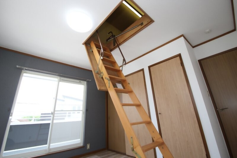 屋根裏収納の画像