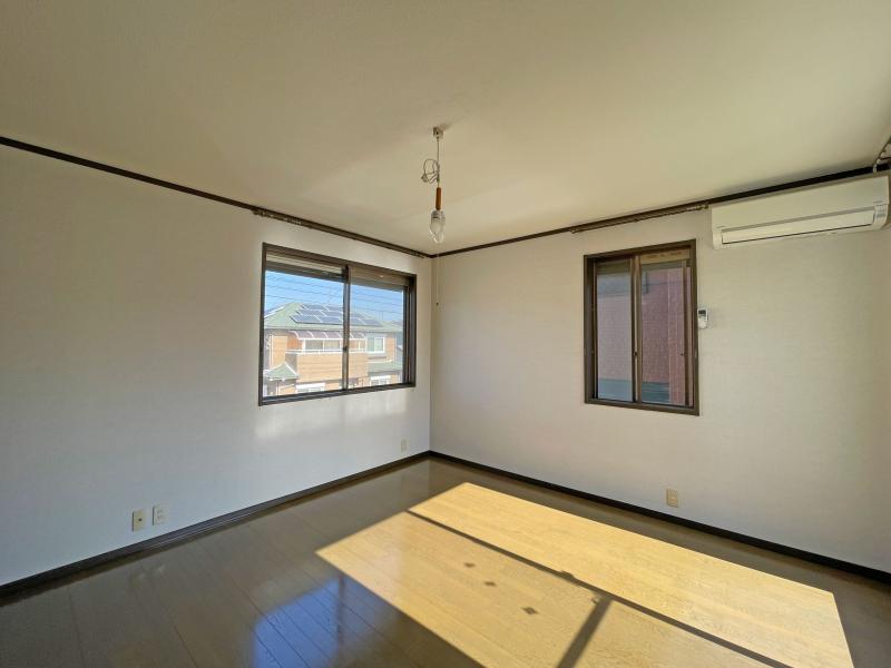 ２階　洋室　その１の画像