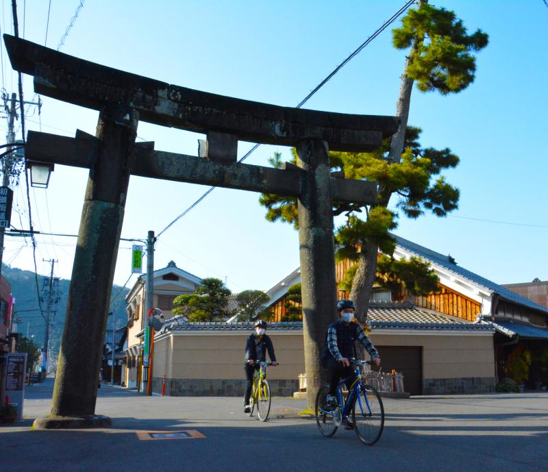 cyclingguide-torii.jpg