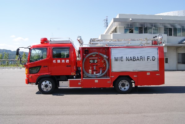 名張消防署　水槽付消防ポンプ自動車