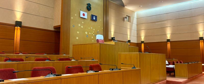 写真（名張市議会議場）